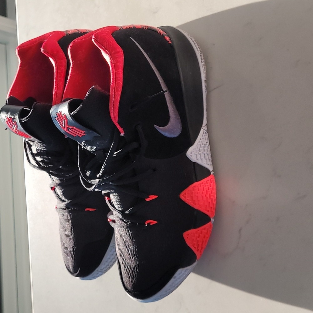 Kyrie 4 - Picture 3 of 5
